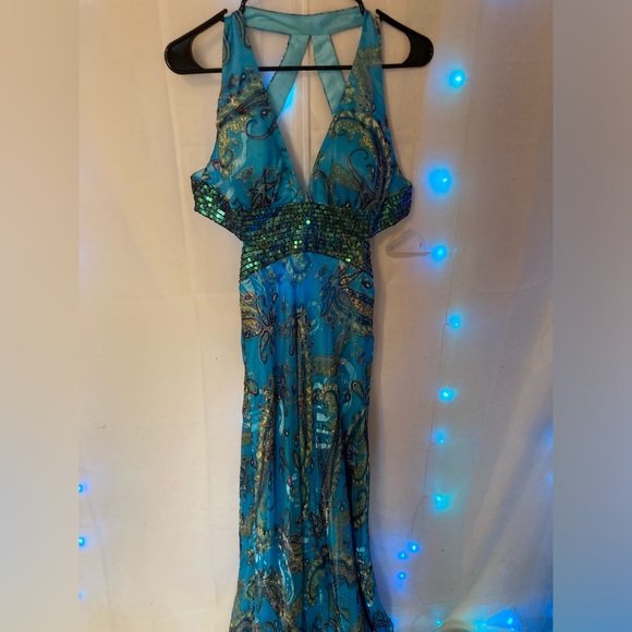 Never worn Dave and Johnny sequin dress - Picture 2 of 3